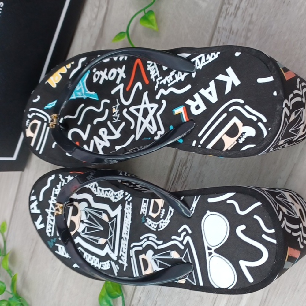 Karl Lagerfeld Nola Graffiti Wedge NIB - Picture 7 of 9